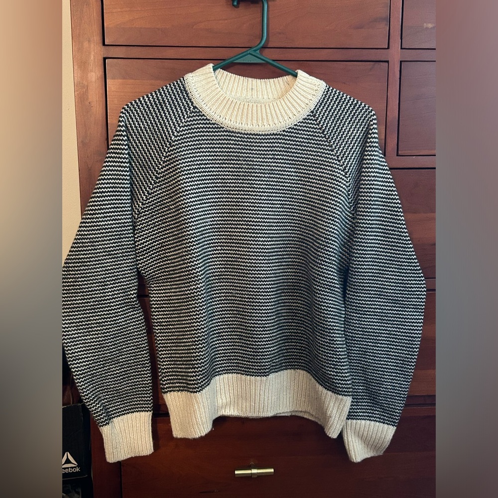 Filson sweater Small